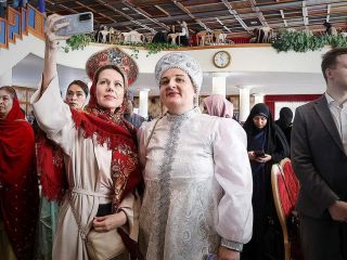 تصاویر افتتاح بازارچه دیپلماتیک وزارت امور خارجه ایران به میزبانی همسر عباس عراقچی