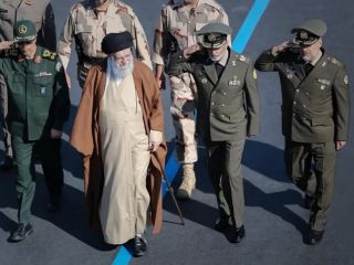 روزنامه تلگراف: مقام‌ها و نیروهای امنیتی ایران از ترس جاسوسی به جان هم افتاده‌اند