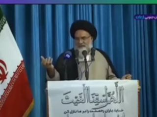 امام جمعه یاسوج: موبایل و ماهواره ها ابرها را آزار می دهد و فرشتگان در رنج هستند