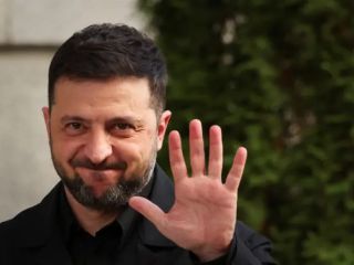 زلنسکی: اوکراین باید بین عزت ملی خود و شریک اصلی‌اش یکی را انتخاب کند