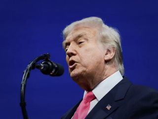 ترامپ: جمهوری اسلامی یک سال پیش به قدرتش می‌بالید اما شکست بدی خورد