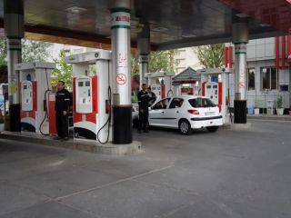 نرخ سوم بنزین در ایران؛ دولت می‌گوید بنزین سوپر وارداتی از یکشنبه عرضه خواهد شد