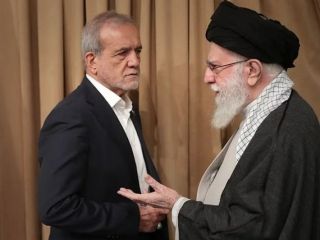 نماینده پیشین مجلس: پزشکیان با اجازه خامنه‌ای برای ترامپ نامه فرستاد