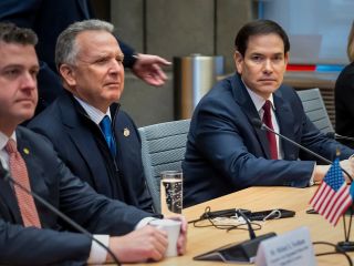 طرح صلح ترامپ یا دیکته پوتین؟ آمریکا و اوکراین از تدوین «چارچوب به‌روز و اصلاح‌شده» خبر دادند