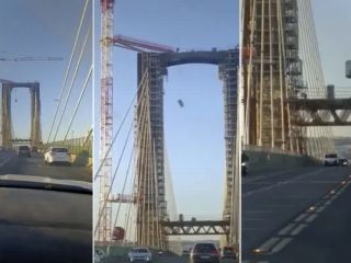 لحظه وحشت در اتوبان: وقتی یک توالت سیار از آسمان بر سر رانندگان آوار شد