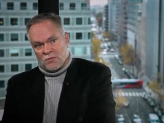 مامور پیشین سیا: جمهوری اسلامی ضعیف‌شده بدون جنگیدن سقوط نخواهد کرد