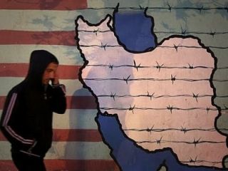 آیا ایران و آمریکا در حال مذاکرات پشت پرده هستند؟ سفر عراقچی به پاریس حاوی چه پیامی است؟