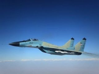 ارتش ایران جنگنده «میگ ۲۹» خود را بر فراز تهران به پرواز درآورد