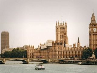 مالیات گردشگری در سراسر انگلستان اعمال می‌شود؛ برای مسافران چه معنایی دارد