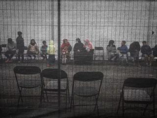 خدمات شهروندی و مهاجرت آمریکا بررسی همه پرونده‌های مهاجرتی افغان‌ها را متوقف کرد