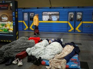 تصاویر؛ ایستگاه‌های مترو پناهگاهی بزرگ برای مردم اوکراین