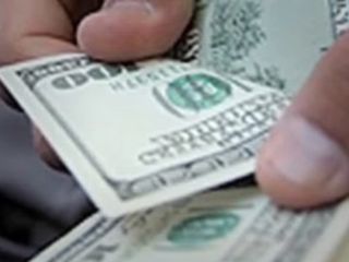 دلار ۱۲۲ هزار تومان را هم رد کرد؛ تداوم اعتراضات معیشتی در ایران