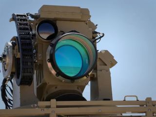 اسرائیل از «یک شگفتی» در جنگ‌های آینده پرده برداشت؛ سامانه لیزری دفاع هوایی «پرتو آهنین»