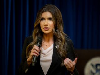 وزیر امنیت داخلی آمریکا: افغانستانی مهاجم به نیروهای گارد ملی شاید در آمریکا «افراط‌گرا» شده باشد