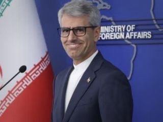 سخنگوی وزارت خارجه جمهوری اسلامی:‌ پاستیل خوردن در خارج کشور حرام است