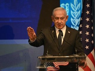 روزنامه اسرائیلی: درخواست عفو نتانیاهو نشانه‌هایی درباره احتمال سقوط رژیم ایران دارد