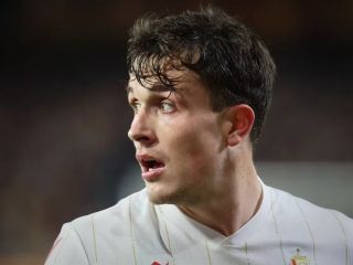 نفوذ دلال‌ها در لیست تیم فوتبال؛ تحمیل بازیکنی که دورگه هم نیست