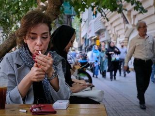 سیاستمدار فرانسوی: برای زنان ایرانی مخالف حجاب اجباری احترام بیشتری قائلم تا فرانسویان موافق حجاب