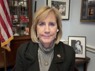 تلاش‌ها در کنگره برای دستیابی ایرانی‌ها به اطلاعات آزاد و برخورداری از اینترنت ایمن