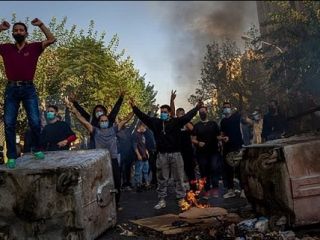 تحریم، جنگ ۱۲ روزه و آینده مبهم؛ چگونه تضعیف طبقه متوسط گرایش مردم به براندازی رژیم را تقویت می‌کند؟