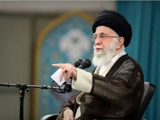 خامنه‌ای: برخی احتمال درگیری نظامی را تکرار می‌کنند تا مردم را دل به شک نگه دارند