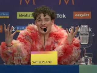 نیمو، برنده سال گذشته یوروویژن در اعتراض به ماندن اسرائیل در این رقابت‌ها جایزه خود را پس می‌دهد