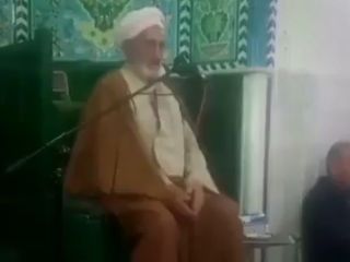 امام جماعت شهرستان تفت بر بالای منبر سکته کرد