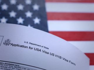 ترامپ شهروندان هفت کشور دیگر را به فهرست «منع کامل سفر به آمریکا» افزود