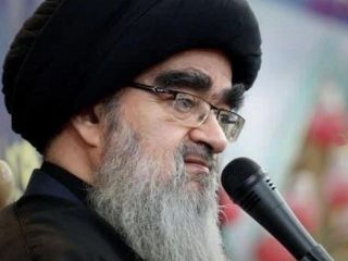 تصاویر و توئیت های روز : از آرایش ابروهای معظم‌اله تا تبلیغات فوق منشوری در ایران