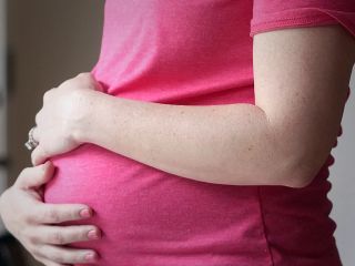 محققان: سطوح بالاتر ویتامین دی مادر در دوران بارداری باعث کاهش پوسیدگی دندان در کودکان می‌شود