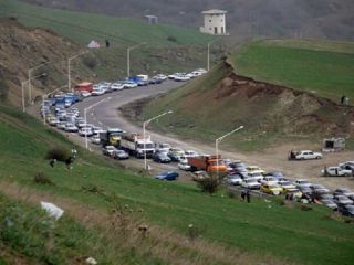 شگرد کثیف برخی امدادخودروهای غیرمجاز لو رفت: روغن‌پاشی در پیچ‌های خطرناک! + ویدئو