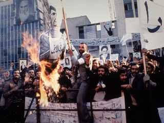 رهبر سازمان ایران لیبرال: اعتراض تنها راه است؛ مردم پس از جمهوری اسلامی زیر بار دیکتاتوری نمی‌روند