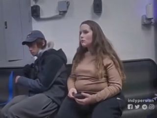 لحظه دلهره‌آور در اوهایو؛ وقتی اسلحه سارق حین شلیک به پلیس گیر کرد