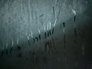 چرا پنجره‌ خانه بخار می‌کند و چگونه از آن جلوگیری کنیم؟