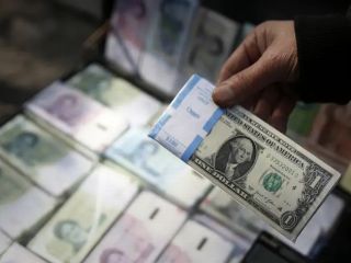 نشست غیرعلنی مجلس درپی ادامه افزایش شدید نرخ ارز و طلا در ایران