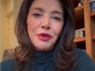 پرسش شهره آغداشلو از مسلمانان واقعی: شما که خود را مسلمان میدانید چرا دادخواه فاطمه سپهری نیستید؟