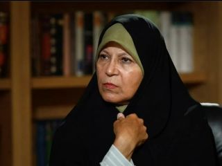 فائزه هاشمی بهره‌مندی از «امکانات خاص» در زندان را رد کرد؛ آتنا دائمی او را «دروغگو» خواند