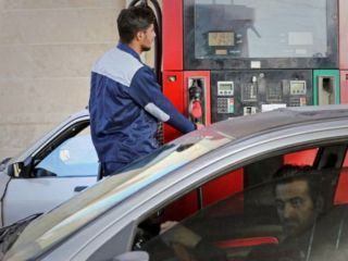 افزایش نگرانی‌ها از پیامدهای وخیم اقتصادی در پی رونمایی از بنزین سوپر ۸۰ هزار تومانی