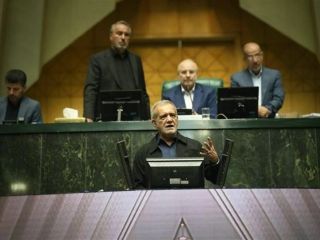 پول‌پاشی پزشکیان بین نهادها؛ بودجه صداوسیما معادل دستمزد سالانه حدود ۲۱۰ هزار کارگر