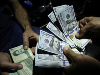 بهای دلار  از ۱۴۴ هزار تومان عبور کرد