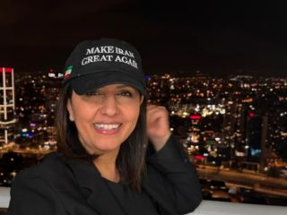 وزیر اسرائیلی کلاه «ایران را دوباره باشکوه کنیم» با اشاره به شاهزاده رضا پهلوی بر سر کرد