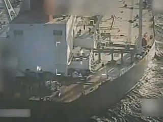 تعقیب‌وگریز آمریکا و نفتکش مرتبط با ایران؛ خدمه با کشیدن پرچم روسیه روی بدنه مدعی حمایت مسکو شدند