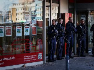 سارقان با سوراخ کردن خزانه یک بانک در آلمان، میلیون‌ها یورو از صندوق‌های امانات به سرقت بردند