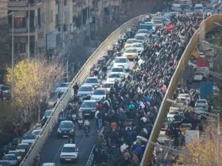 اعلام آمادگی تهران برای گفت‌وگو با معترضان؛ هشدار درباره بی‌ثباتی