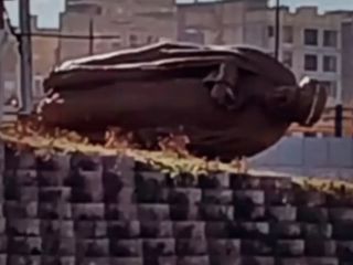 ادعای شهرداری اردبیل: مجسمه ابراهیم رئیسی در پی وزش تند باد سقوط کرد