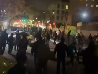 حضور معترضان در تجمعات شبانه ایران تنها ساعاتی پس از تهدید ترامپ علیه جمهوری اسلامی