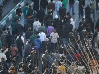 گسترش اعتراضات سراسری به ده‌ها شهر ایران