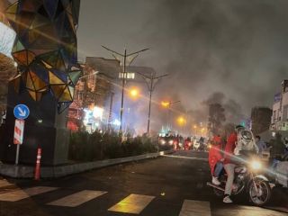 درگیری و رویارویی شبانه معترضین و ماموران در هشتمین روز + ویدیو