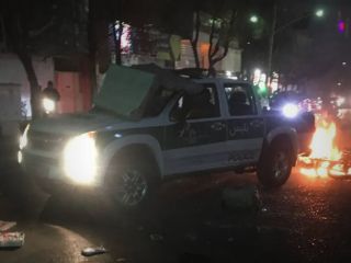 تحلیل نیویورک تایمز از اعتراضات ایران: «لحظه انفجار نزدیک است» و حکومت در تلاش برای جان به در بردن