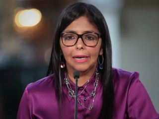 ترامپ به رهبر جدید ونزوئلا هشدار داد؛ رئیس‌جمهور موقت ونزوئلا می‌گوید آماده همکاری با آمریکا است